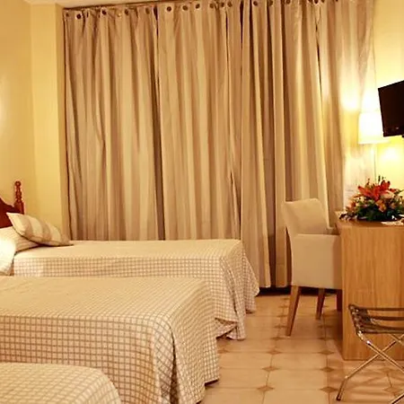 アパルタメントス レシトゥール アパート セビリア