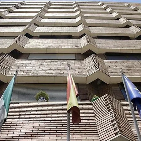 アパルタメントス レシトゥール アパート セビリア